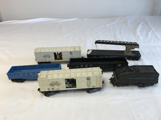 Vintage O Scale 2 Lionel Milk Cars and 3 others