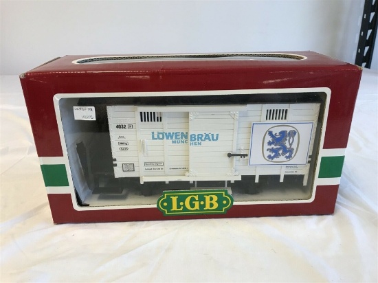 LGB #4031L G SCALE LOWENBRAU BEER CAR IN BOX