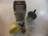 Lot of 5 Kitchen Items