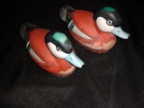 2 miniature duck decoys figurines