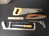 Lot of 5 Vintage Saws and a Vintage Wooden Level