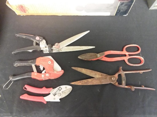 Lot of 5 Vintage Shears and Snippers