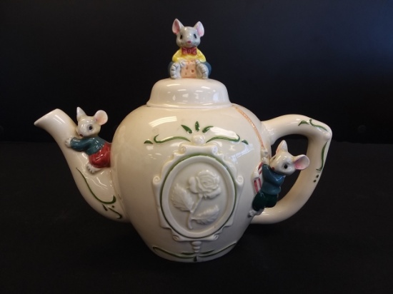 Midwest Importers Teapot w/ 3 Mice 7" Tall