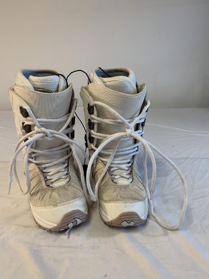 Thirty Two Snowboard Boots Size 7