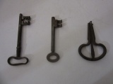 Lot of 3 Antique Rusted Keys (3