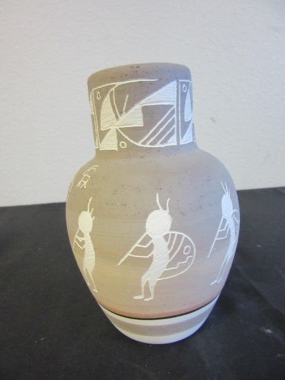 6.75" Tall Tan and White Native American Pottery