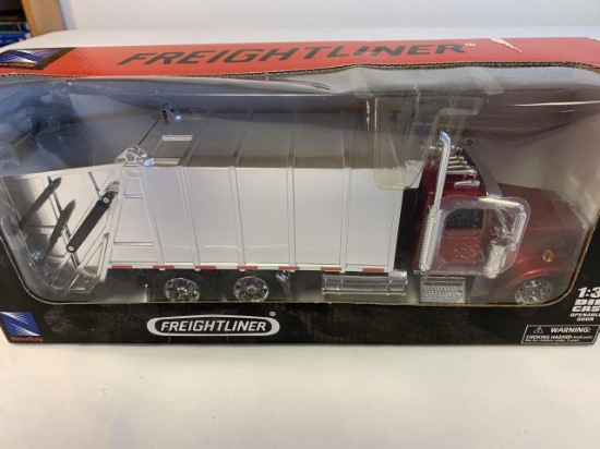 Freightliner GARBAGE TRUCK Die Cast 1/32 Scale NEW