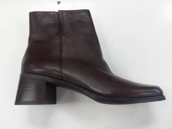 St. John's Bay 7.5 Women's Brown Leather Boots