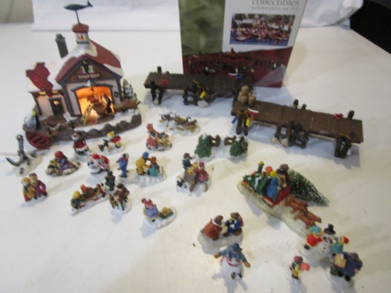 Christmas Salty Dog  Boat House & 21 Pieces