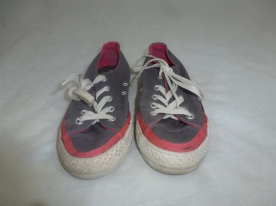 Converse All Star Women ZIP-Bottom Low Top Shoe 6