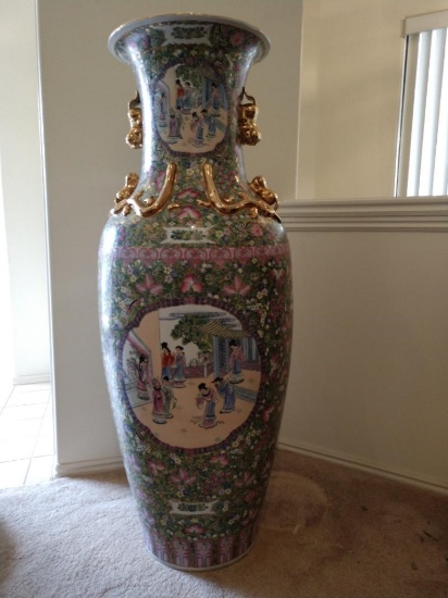 5" tall decorative Oriental floor vase