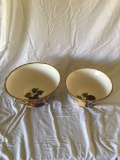 Set of two ceramic salad bowls