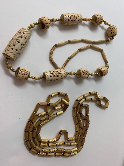 Lot of two vintage costume jewelry necklaces