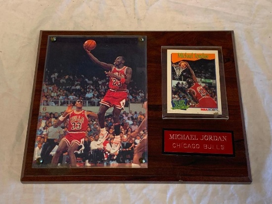 MICHAEL JORDAN Chicago Bulls Wall Plaque with photo and Trading Card
