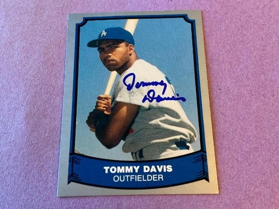TOMMY DAVIS Dodgers AUTOGRAPH Baseball Card