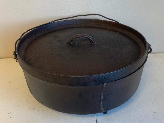 Vintage Unmarked Cast Iron DUTCH OVEN With LID 16"