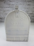 White Post Mounted Classic Mailbox 11.5