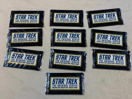 10 STAR TREK Trading Card Packs Look for inserts