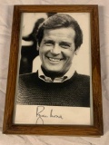 ROGER MOORE James Bond AUTOGRAPH 4x6 Photo