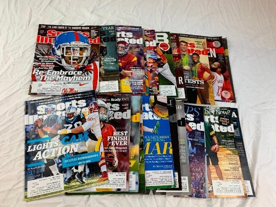 Lot of 22 sports illustrated Magazines