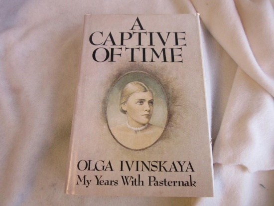 "A Captive of Time" Written by Olga Ivinskaya Hardcover