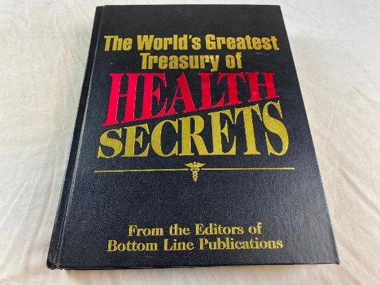 The World's greatest Treasury Of Health Secrets 2002 HARD COVER