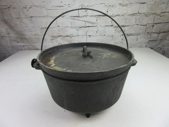 Cast Iron Pot w/ Handle and Lid 12" in Diameter 7" Tall