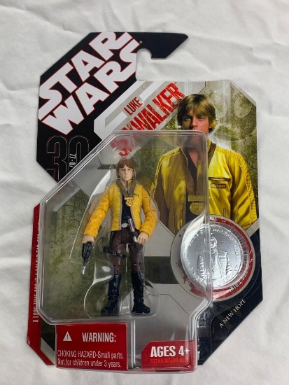 Star Wars 30th Anniversary LUKE SKYWALKER Action Figure with Coin NEW A New Hope
