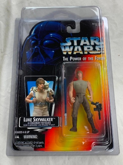 1995 STAR WARS Power Of The Force LUKE SKYWALKER DAGOBAH Action Figure NEW with Short Lightsaber