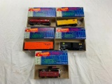 Lot of 5 Vintage Roundhouse HO Scale Train Cars with boxes