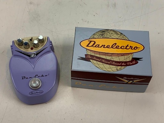 Danelectro Dan-Echo DE-1 Guitar Pedal with box
