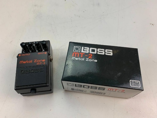 Boss MT-2 Metal Zone Distortion Guitar Effects Pedal with box