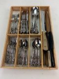 Tray lot of oneida stainless flatware plus some knifes