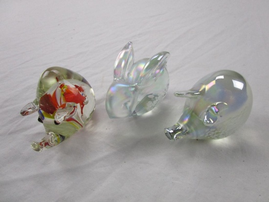 Lot of 3 crystal paperweights two pigs and a rabbit