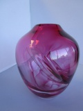 Dark pink blown glass vase on cut base with beautiful internal swirl detailing 7