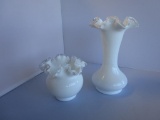 Lot of 2 vintage white ruffle handkerchief Fenton Silver Crest Milk Glass Vases. 4