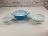 Lot of 3 Vintage Pyrex Snowflakes Nesting Mixing Bowls