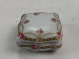 Vintage limoges trinket Pill box with lid
