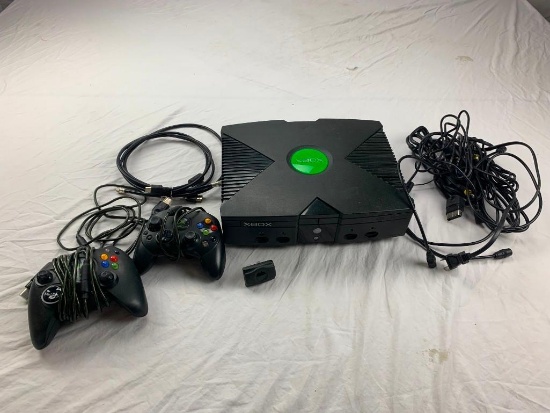 Original XBOX Console Video Game System with 2 controllers and all cables