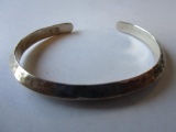 Dainty 925 cuff bracelet made in Mexico. 19.97g.