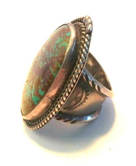 Sterling Silver Ring with Turquoise Center Stones Size 10 | 23.44 grams