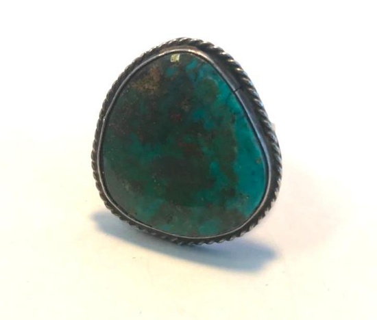 Sterling Silver 925 Ring with Turquoise Center Stone Size 9 | 11.08 grams