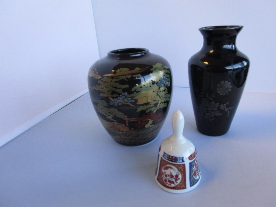 Lot of 2 black porcelain Asian-style vases and a miniature bell