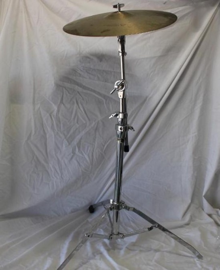 Professional Crash Cymbal with Pearl Stand