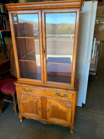 One Piece China Cabinet Hutch with 2 Upper Shelves and bottom Drawers