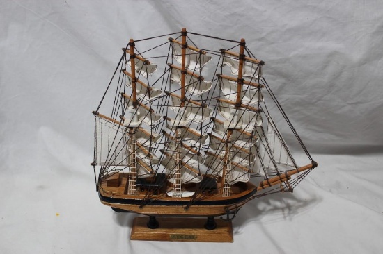 Heritage Mint Wood and Cloth Sailing Ship the Flying Cloud