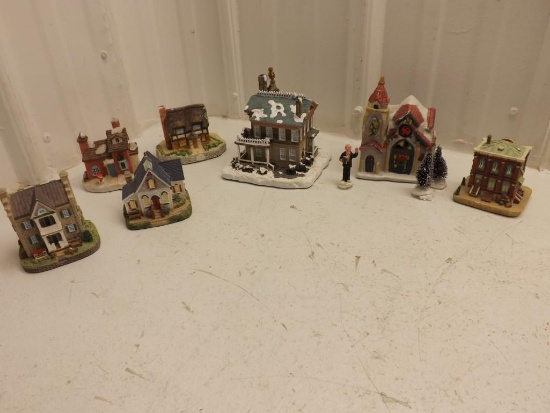 ceramic village houses lot of 7
