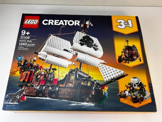 LEGO Creator 31109 Pirate Ship 1264 Piece Set Block Building Set with Minifigures NEW SEALED