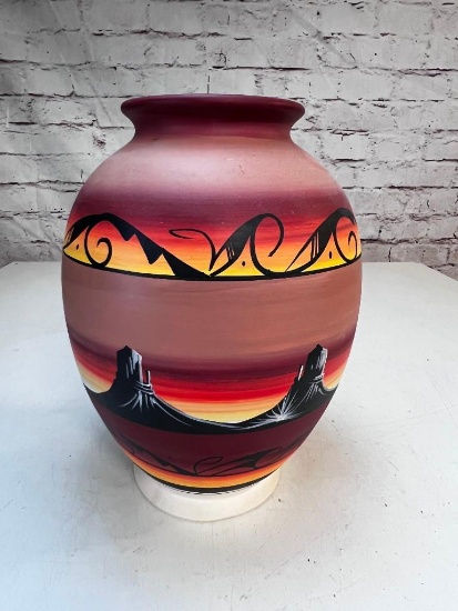 NAVAJO Native American Hand Painted Large Pottery Vase Signed by Artist