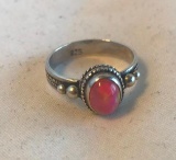 Sterling Silver Ring with Pink Center Stone | 2.86 grams